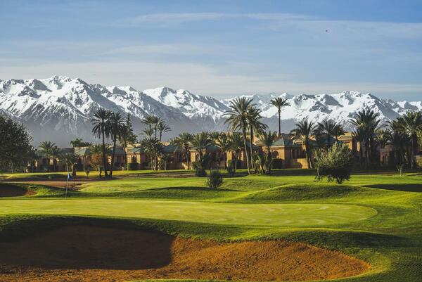 The stunning Atlas Mountains frame the golf course